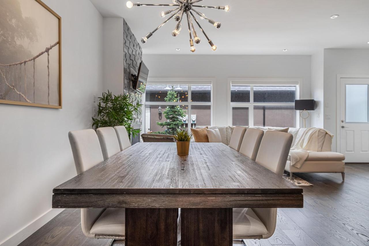 Contemporary Luxury 4 Bedroom House Near Downtown 卡加利 外观 照片